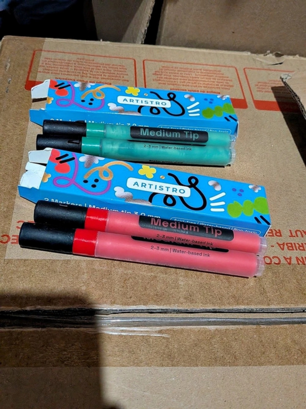 Brand New 2 Pack Artistro Medium Tip Acrylic Paint Pens Red & Green